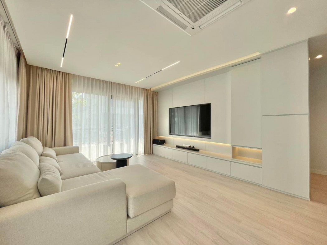 ให้เช่า บ้านเดี่ยว เซนโทร บางนา บ้านใหม่ 4 ห้องนอน ตกแต่งสวย  1 กิโล ถึงเมกาบางนา รูปที่ 2
