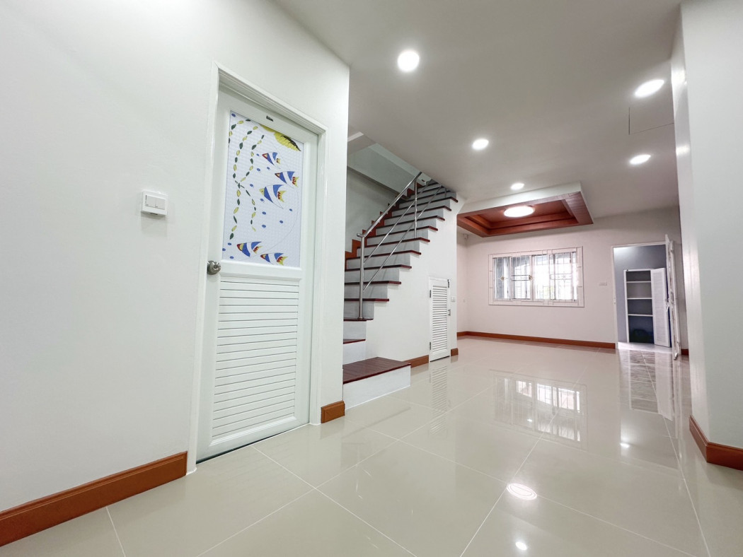 ขาย ทาวน์โฮม รีโนเวทใหม่ พร้อมอยู่ อู่ทองเพลส 6 90 ตรม. 16 ตร.วา ฟรีโอน รูปที่ 5