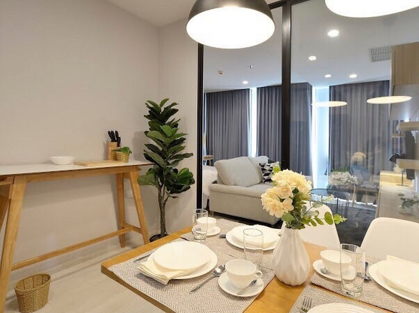  Condo For Rent  Noble Ploenchit Condo ***Recommend*** The Best Price 1 Bed รูปที่ 1