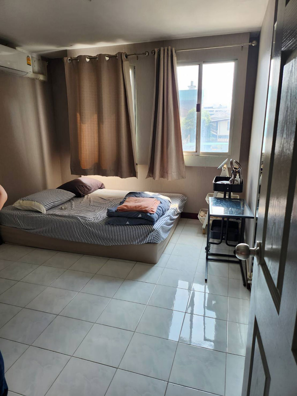 ขาย คอนโดบ้านสวนนพเก้า ชั้น2 ห้องหัวมุม พร้อมเฟอร์นิเจอร์ฟรี สนใจโทร 089 639 9563 รูปที่ 5