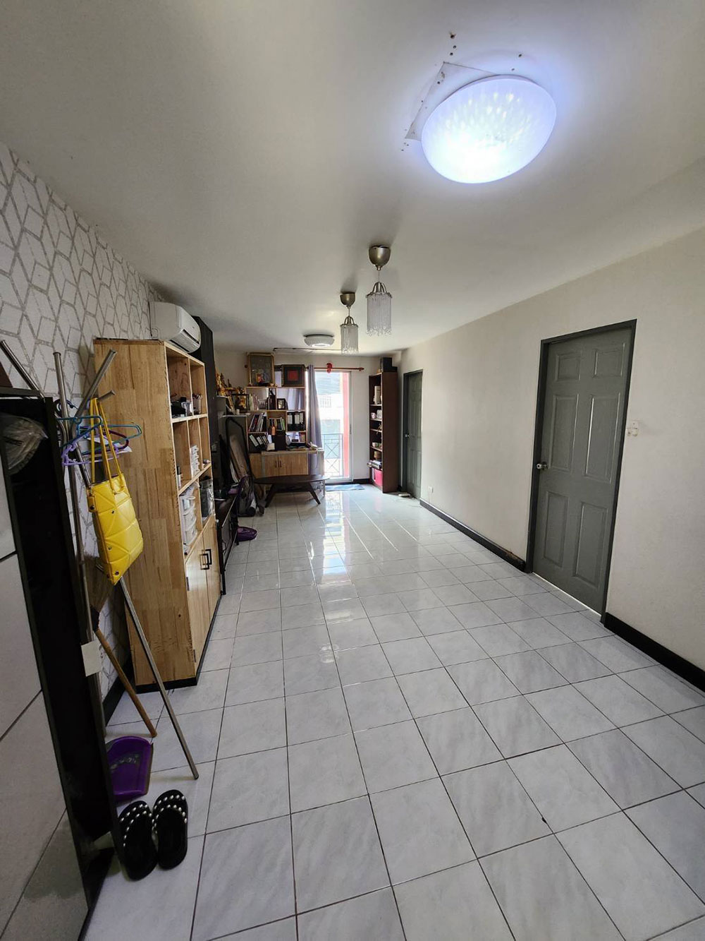 ขาย คอนโดบ้านสวนนพเก้า ชั้น2 ห้องหัวมุม พร้อมเฟอร์นิเจอร์ฟรี สนใจโทร 089 639 9563 รูปที่ 3