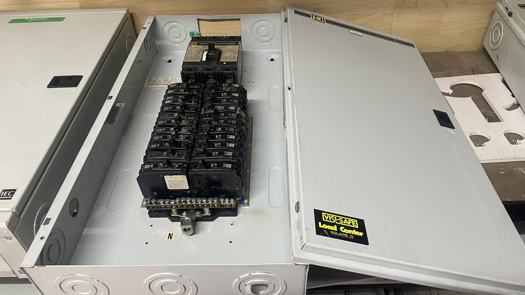 ขาย ตู้ เมน เบรกเกอร์ ตู้ไฟ โหลดเซ็นเตอร์ 30-100 A แอมป์ ลูกย่อย 18 ช่อง มือสอง รูปที่ 4
