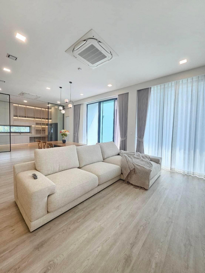 ให้เช่าLuxury VIVE 2 พระราม 9 มีลิฟส่วนตัว หน้าบ้านไม่ชนใคร ติด Wellington Collage รูปที่ 6