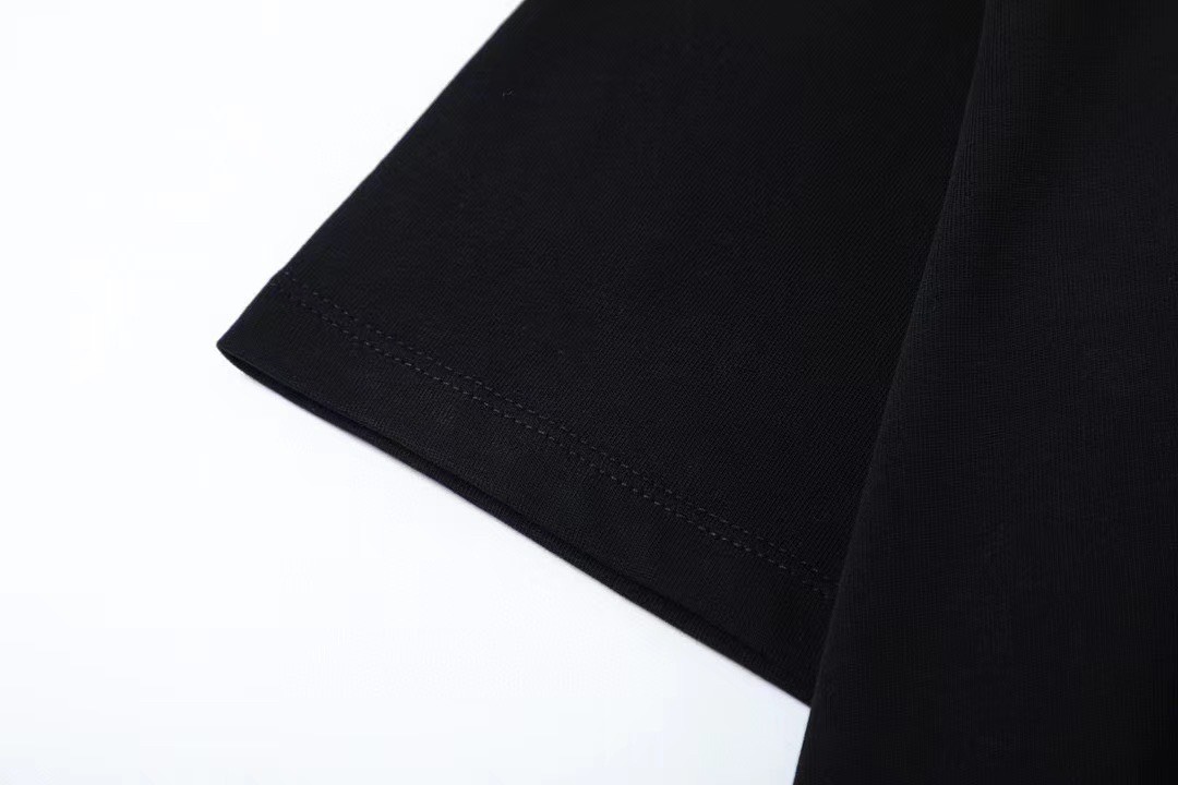 NEW LOUIS VUITON NECK T-SHIRT  รูปที่ 4