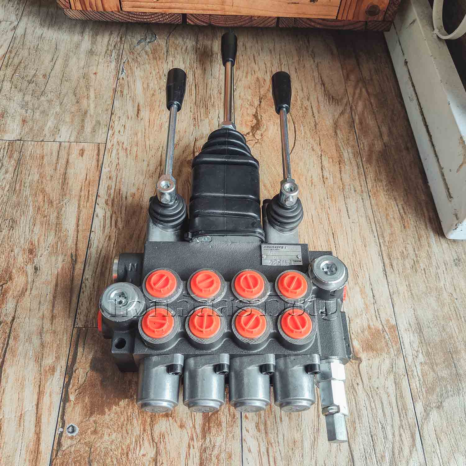 วาล์วมือโยกแบบ4ทิศทาง (Directional Control Joystick Valve) Badestnost รูปที่ 7