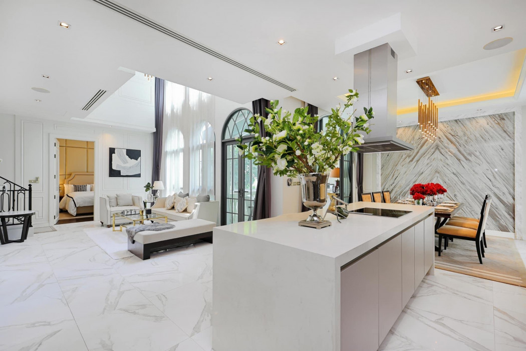 Sell-Rent Luxury House in compound on Ekkamai 22 wz Lift and private swiming pool รูปที่ 6