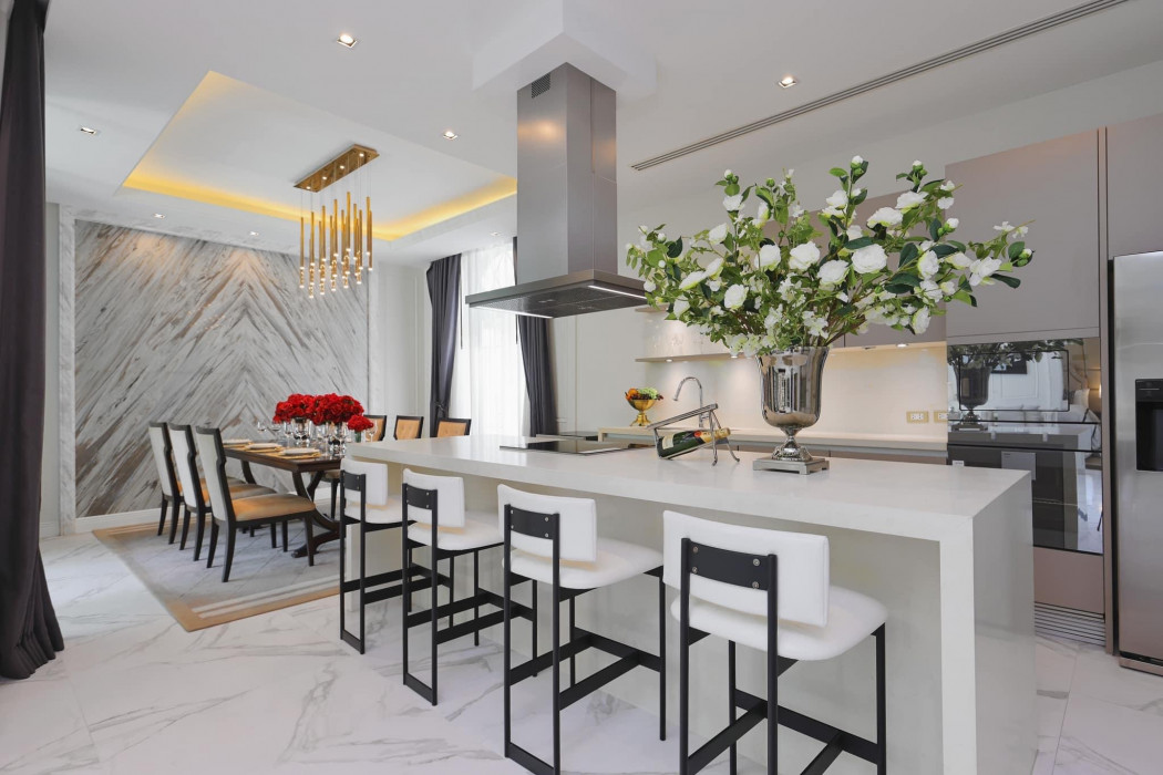 Sell-Rent Luxury House in compound on Ekkamai 22 wz Lift and private swiming pool รูปที่ 5
