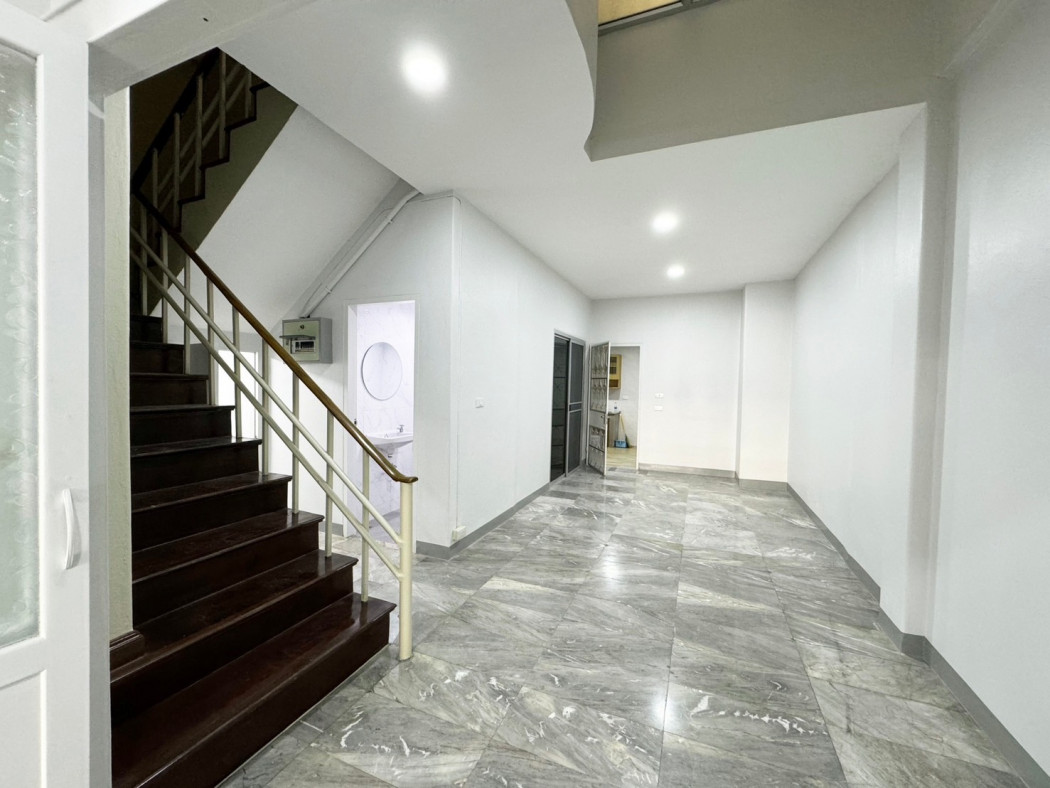 ให้เช่า ทาวน์โฮม M297 บ้านวราธรวิลล์ พัฒนาการ 44 300 ตรม. 31.5 ตร.วา รูปที่ 3
