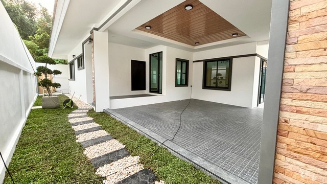 For Sales : Pool Villa @The Valley Village, 3 Bedrooms 2 Bathrooms รูปที่ 1