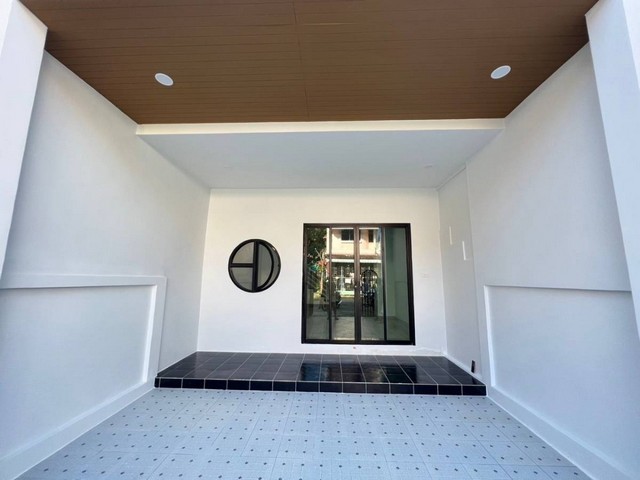 For Sales : Ratsada, 2-Story Town House, 2 Bedrooms 2 Bathrooms รูปที่ 1