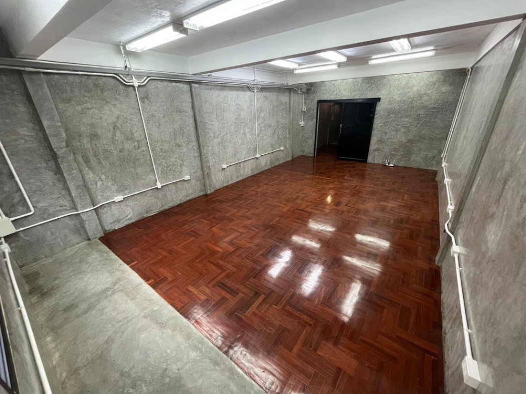 Townhouse Converted to Loft Office Space in Sathorn ID-13895 รูปที่ 5
