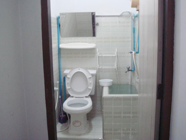ให้เช่าทาวน์เฮ้าส์ลาดพร้าว 2 ชั้น 2 ห้องนอน 2 ห้องน้ำ แอร์ 2 เครื่อง 18000 BTU พร้อมเฟอร์นิเจอร์ครบ ตู้เย็น เตียงนอน ที่นอน มาแต่ตัวพร้อมอยู่ได้เลย พื้นที่ 20 ตรว. รูปที่ 5