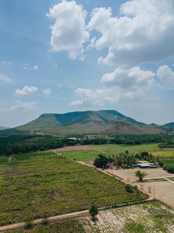 ที่ดิน ที่ดิน หนองหญ้าปล้อง จ.เพชรบุรี  พื้นที่ 27679 ตร.ว. 46000000 บาท ใกล้ โรงเรียนหนองหญ้าปล้องวิทยา โครตถูก! ที่ดินถมแล้ว+สิ่งปลูกสร้าง และสิ่งอำนวยความสะดวกครบครัน เหมาะสำหรับลงทุนสร้างรีสอร์ตในสไตล์ Camping ฯลฯ. รูปที่ 1