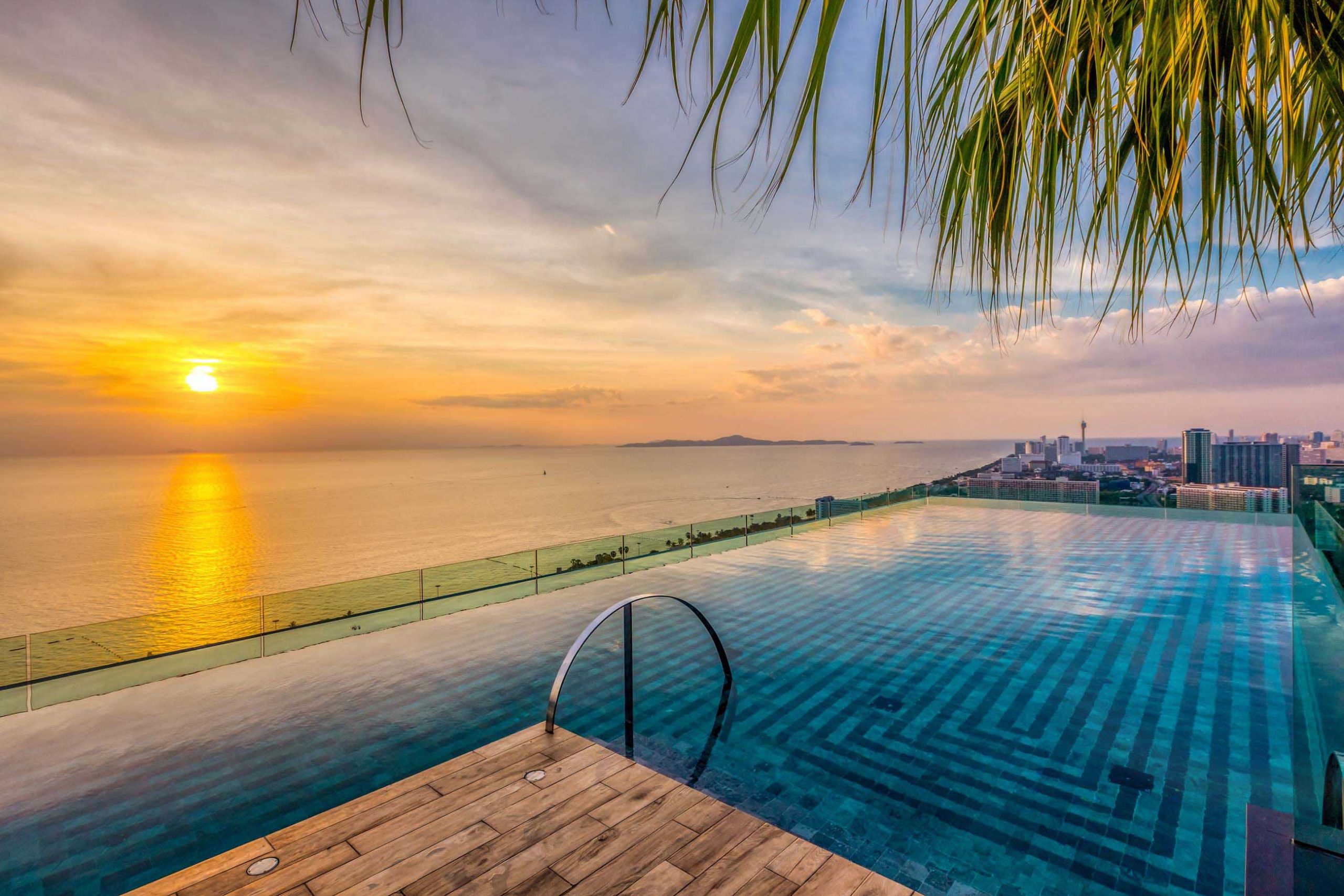 ขายคอนโด  Riviera Jomtien Pattaya พร้อมผู้เช่า พัทยา บางละมุง ชลบุรี รูปที่ 2