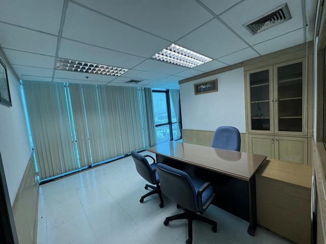 BS1369ให้เช่าoffice พื้นที่ใช้สอย 300 ตร.ม พร้อมเฟอร์นิเจอร์ อาคาร A Tower รัชดาภิเษก 18 รูปที่ 1