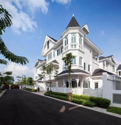 PO679 ขาย บ้านเดี่ยว สไตล์ยุโรป 3 ชั้น 4 ห้องนอน โครงการ แฟนตาเซีย วิลล่า 4 Fantasia Villa 4  บางนา 33 ถนนศรีนครินทร์ ใกล้เซ็นทรัลบางนา รูปที่ 1