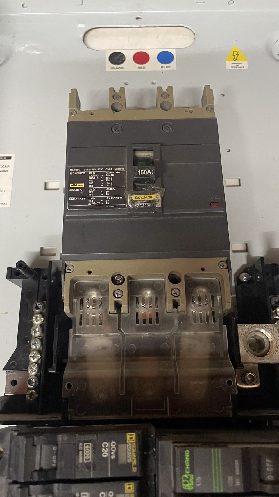 ขาย ตู้ เมน ตู้ไฟ โหลดเซ็นเตอร์ 3เฟส เมน 150 แอมป์ 12ช่อง Breaker Loadcenter Main 150A 12way มือสอง รูปที่ 4
