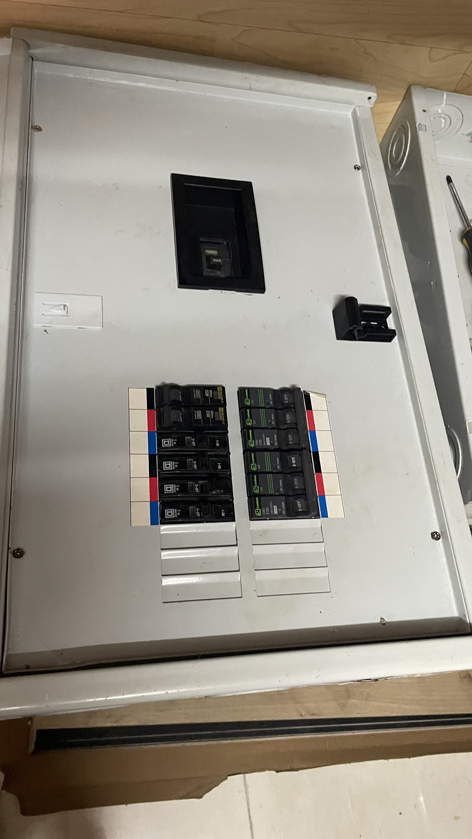 ขาย ตู้ เมน ตู้ไฟ โหลดเซ็นเตอร์ 3เฟส เมน 150 แอมป์ 12ช่อง Breaker Loadcenter Main 150A 12way มือสอง รูปที่ 3