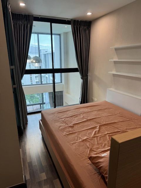 Beyond Sukhumvit spacious safe clean 7th floor BTS Bangna รูปที่ 1