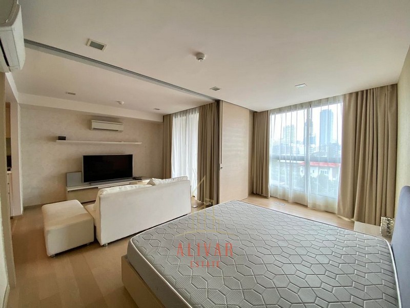 RC070224 Condo for rent LIV@49 Sukhumvit 49 near BTS Thonglor. รูปที่ 1