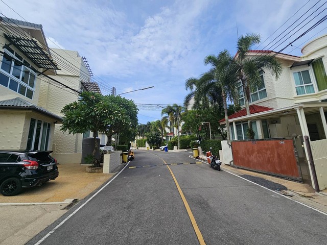 Pool Villa Rawai  ( Corner unit ) 2 bedrooms 2 bathrooms Land size 260 sqm  รูปที่ 1