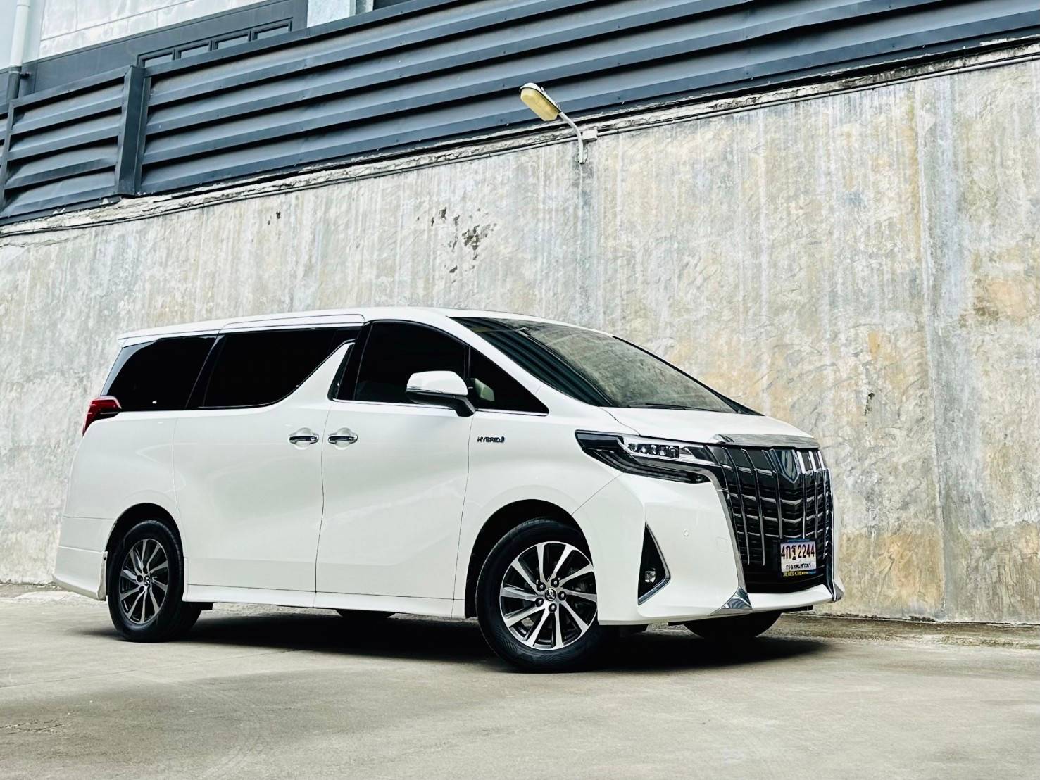 2016 TOYOTA ALPHARD 2.5 HYBRID GF รูปที่ 1