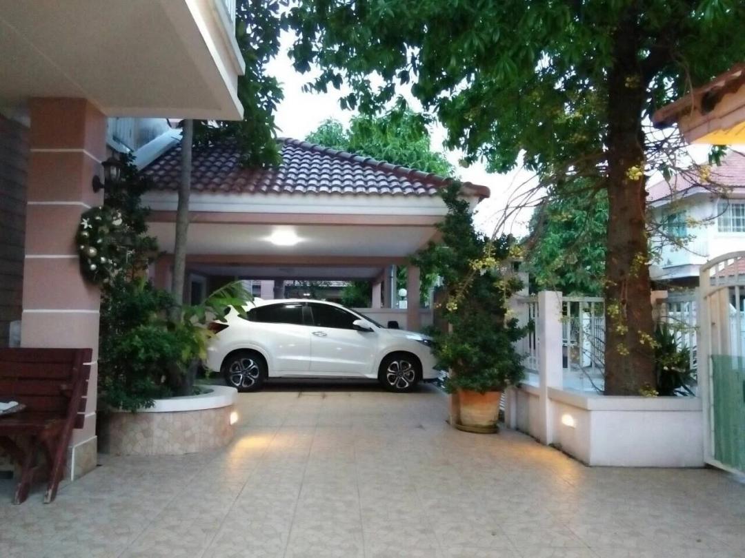 HR 5855 ให้เช่าบ้านเดี่ยว2ชั้นหลังใหญ่ 1 หลัง บ้านเล็ก 1 หลัง ลาดพร้าว 64 แยก 10 เขตวังทองหลาง รูปที่ 1