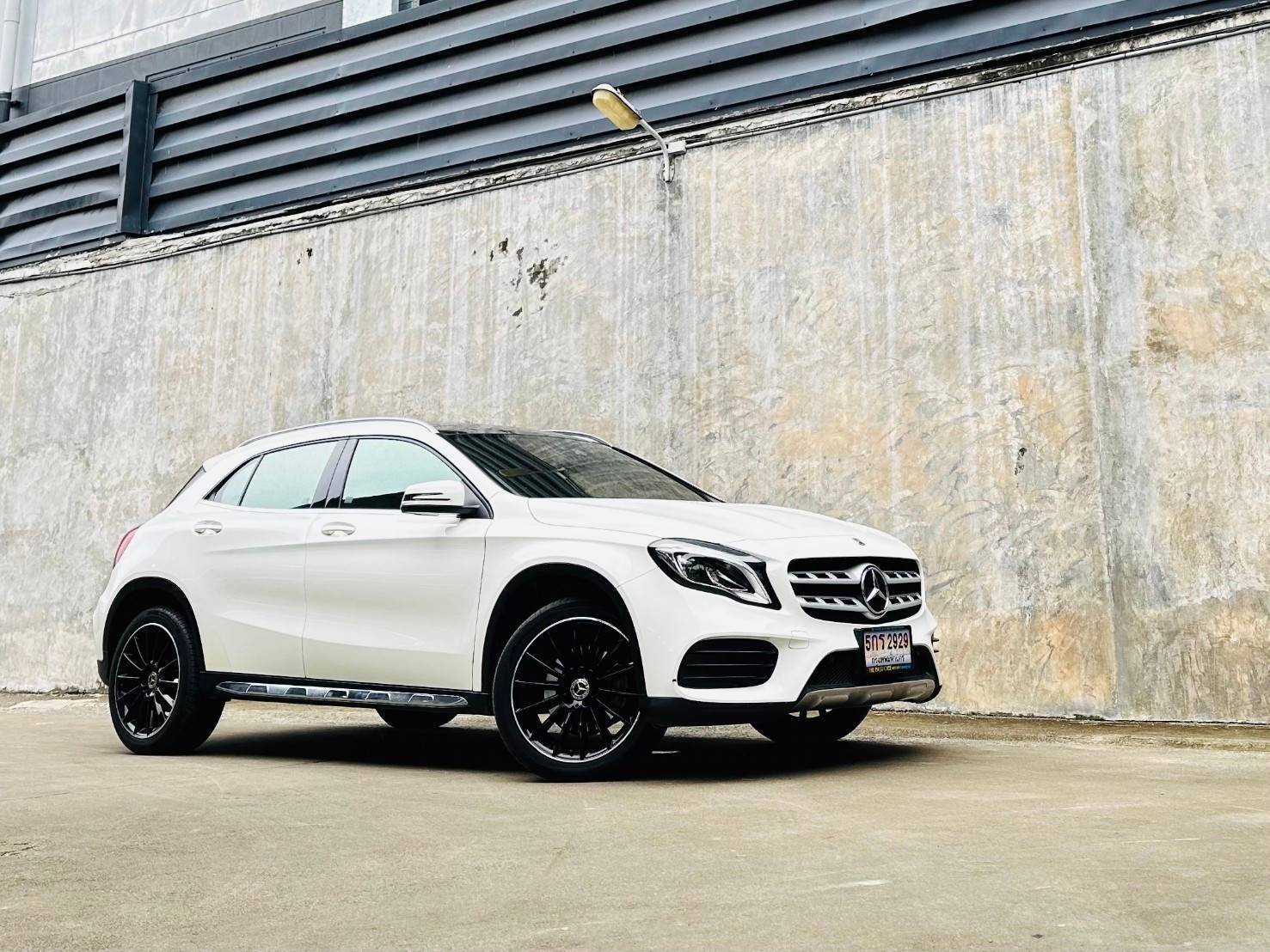 2018 แท้ Benz GLA250 AMG Dynamic Facelift โฉม W156 รูปที่ 1