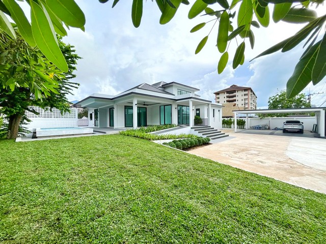 ขายบ้านเดี่ยว Pool Villa 1 ชั้นครึ่ง ถ.สุขุมวิทพัทยา ขนาด 210 ตรว. พร้อมสระว่ายน้ำส่วนตัว รีโนเวทใหม่ยกหลังพร้อมเข้าอยู่ รูปที่ 1