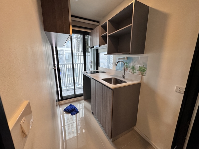 ขายด่วน! คอนโดพร้อมอยู่ The Origin Ramintra 83 Station 1 Bed 1 Bath ครัวแยก รูปที่ 1