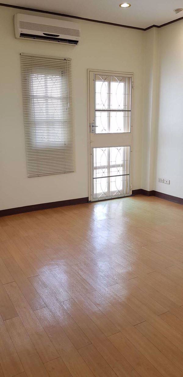 บ้านเช่า 3 ชั้น โลเคชั่นดี ซอยตรงข้าม ซีคอนศรีนครินทร์ เขตประเวศ กรุงเทพ โทร 089 529 5823 รูปที่ 5