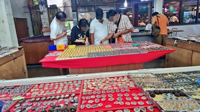 เซ้งร้านจำหน่ายวัตถุมงคล ติดท่าเรือท่ามหาราช ติดสนามพระท่าพระจันทร์ มีฐานลูกค้าเดิมอยู่แล้ว รูปที่ 1