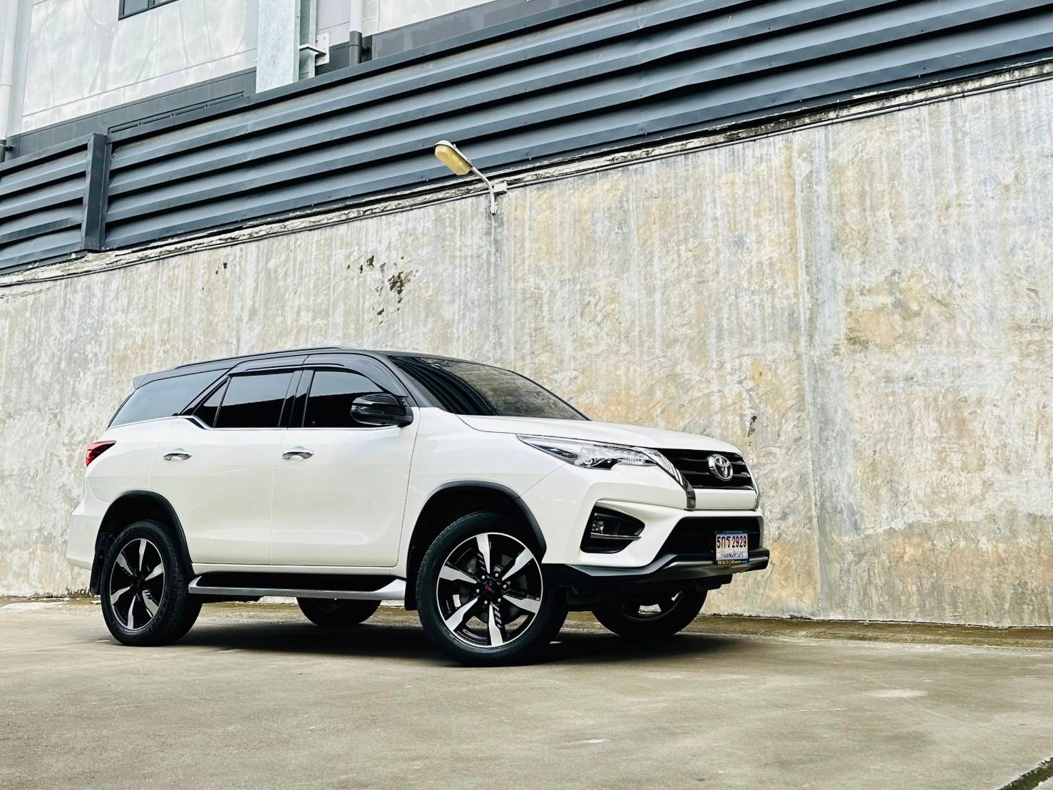 2020 Toyota Fortuner 2.8 TRD Sportivo 4WD AT Black Top รูปที่ 1