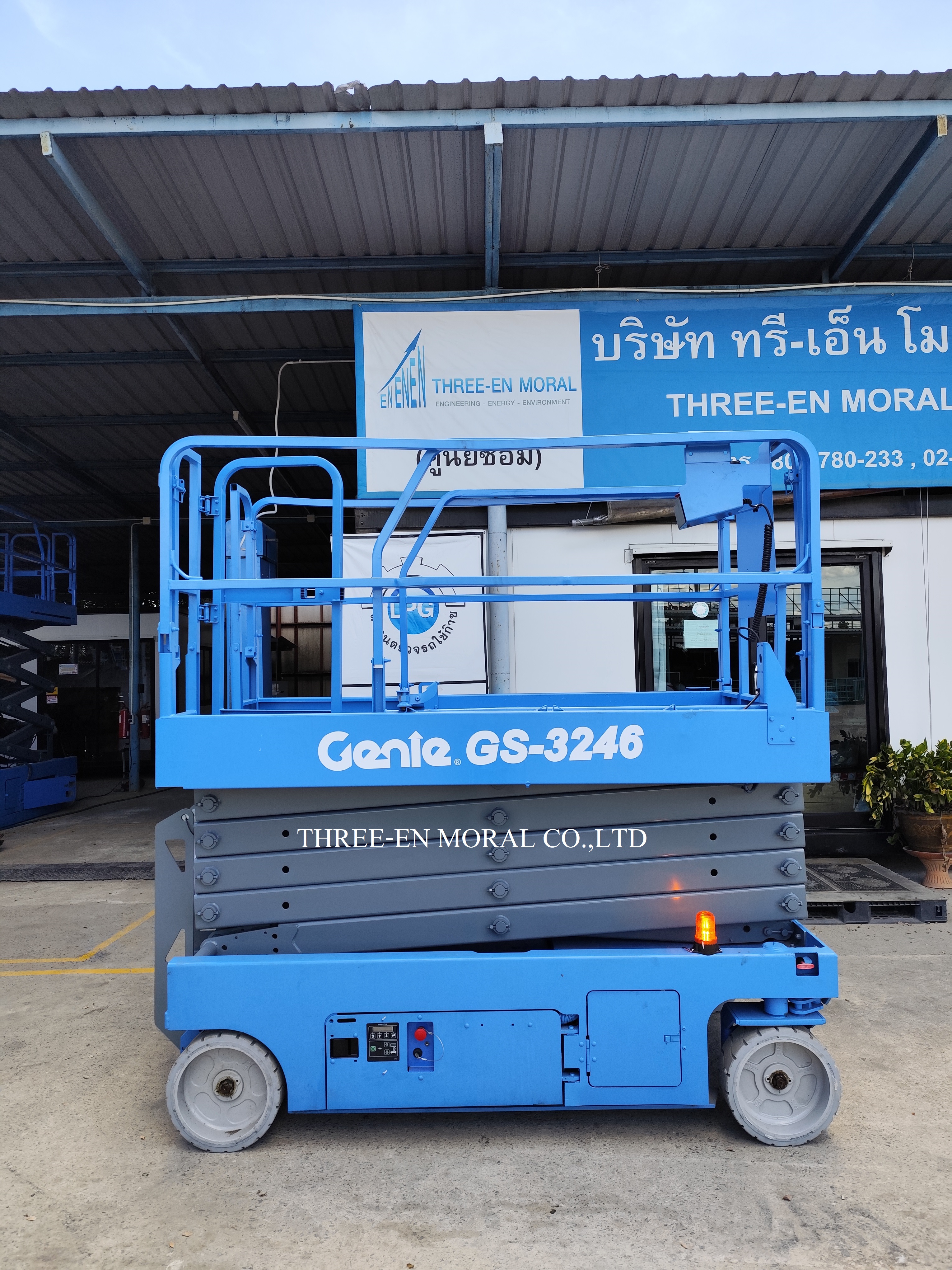 รถกระเช้า Scissor Lift Genie GS-3246 รูปที่ 1