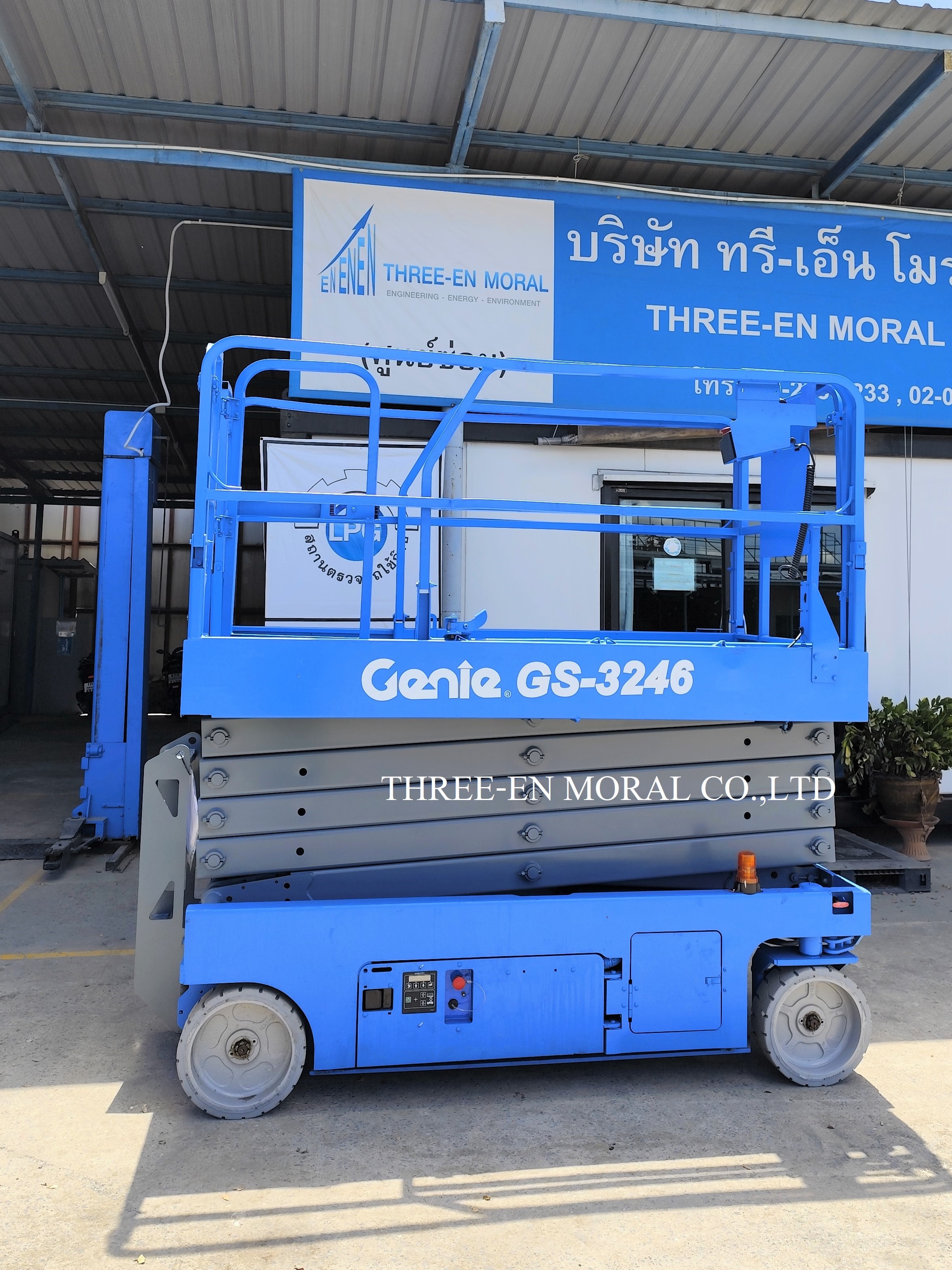 รถกระเช้า Scissor Lift Genie GS-3246 รูปที่ 1