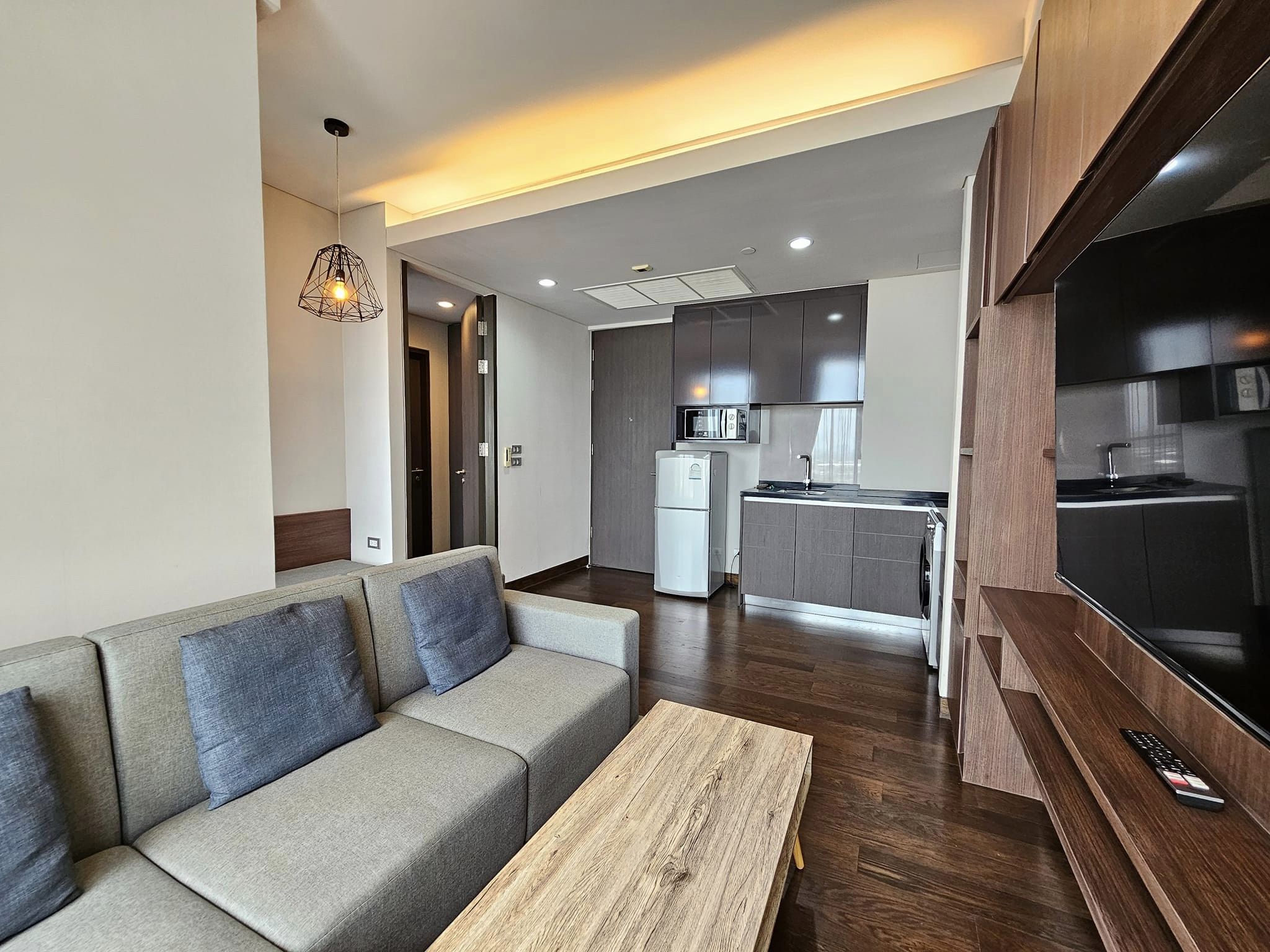 FOR RENT:  The Lumpini 24  ห้องสวย Fully Furnished ใกล้ BTS พร้อมพงษ์  ลากกระเป๋าพร้อมอยู่  รูปที่ 1