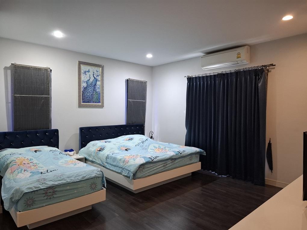 ขายบ้านเดี่ยวหรู 2 ชั้น หมู่บ้านเศรษฐสิริ จรัญ-ปิ่นเกล้า ใกล้ รพ.ศิริราช MRT บางขุนนท์ จรัญ-ปิ่นเกล้า บ้านเดี่ยว 2 ชั้น 73 ตรว. พื้นที่ใช้สอย 202 ตรม. ขนาด 4 ห้องนอน 3 ห้องน้ำ และมีทำห้องเพิ่มเติมด้านล่าง 1 ห้อง แขวงบางขุนศรี เขตบางกอกน้อย จ.กรุงเทพมหานคร รูปที่ 3
