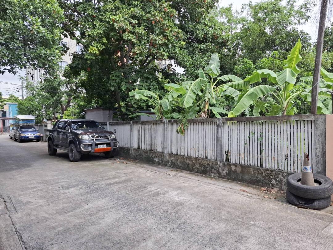 ขายที่ดิน ถนนลาดพน้าว 64 แยก 10 ที่ดิน 256 วา พร้อมบ้านไม้เก่า ใกล้สถานีรถไฟฟ้าสายสีเหลือง สถานีลาดพร้าว 71 ซอยลาดพร้าว 64 แยก 10 แขวงวังทองหลาง เขตวังทองหลาง กรุงเทพมหานคร  รูปที่ 7