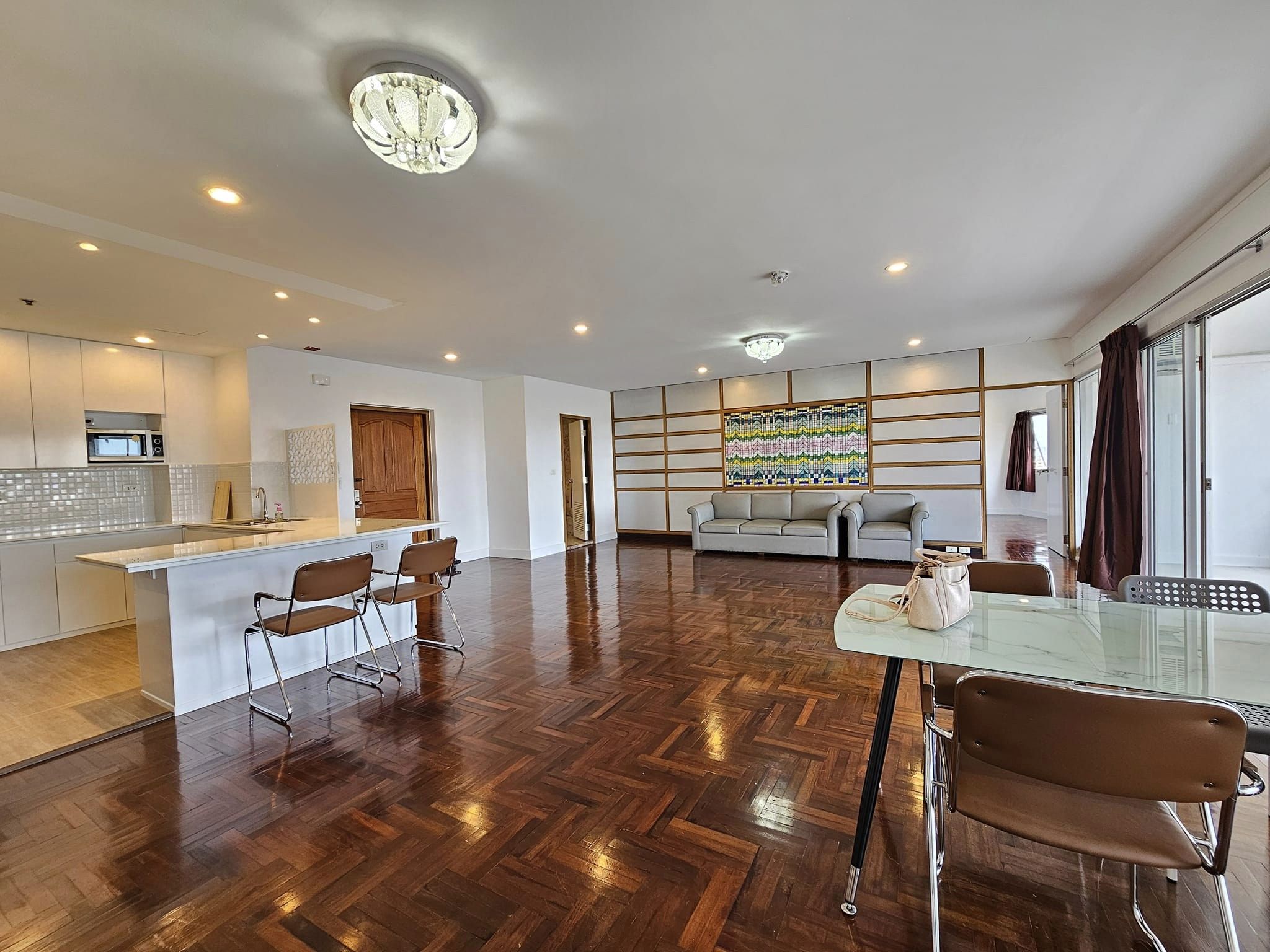 condo. สายชล แมนชั่น พื้นที่เท่ากับ 169 ตร.ม. 3 BEDROOM 75000 THAI BAHT   ดีเวอร์ รูปที่ 1