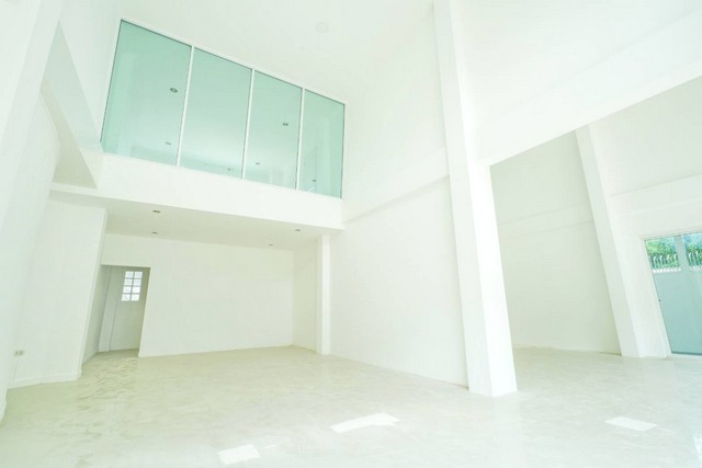 H0404 อาคารพาณิชย์ Commercial Building for rent 3 bedrooms ลาดพร้าว Ladprao รูปที่ 1