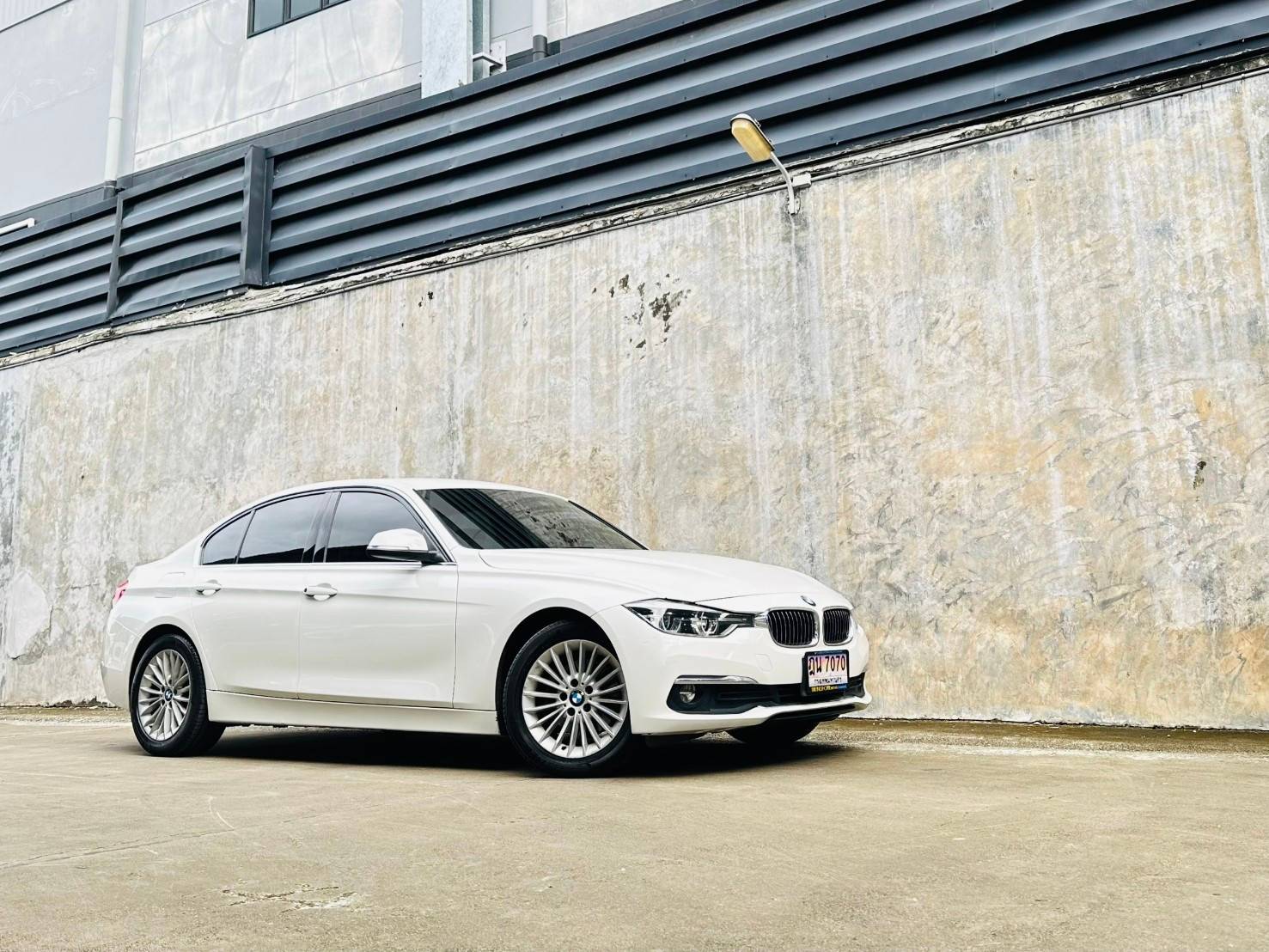 2017 BMW SERIES 3, 320d ICONIC โฉม F30 รูปที่ 1