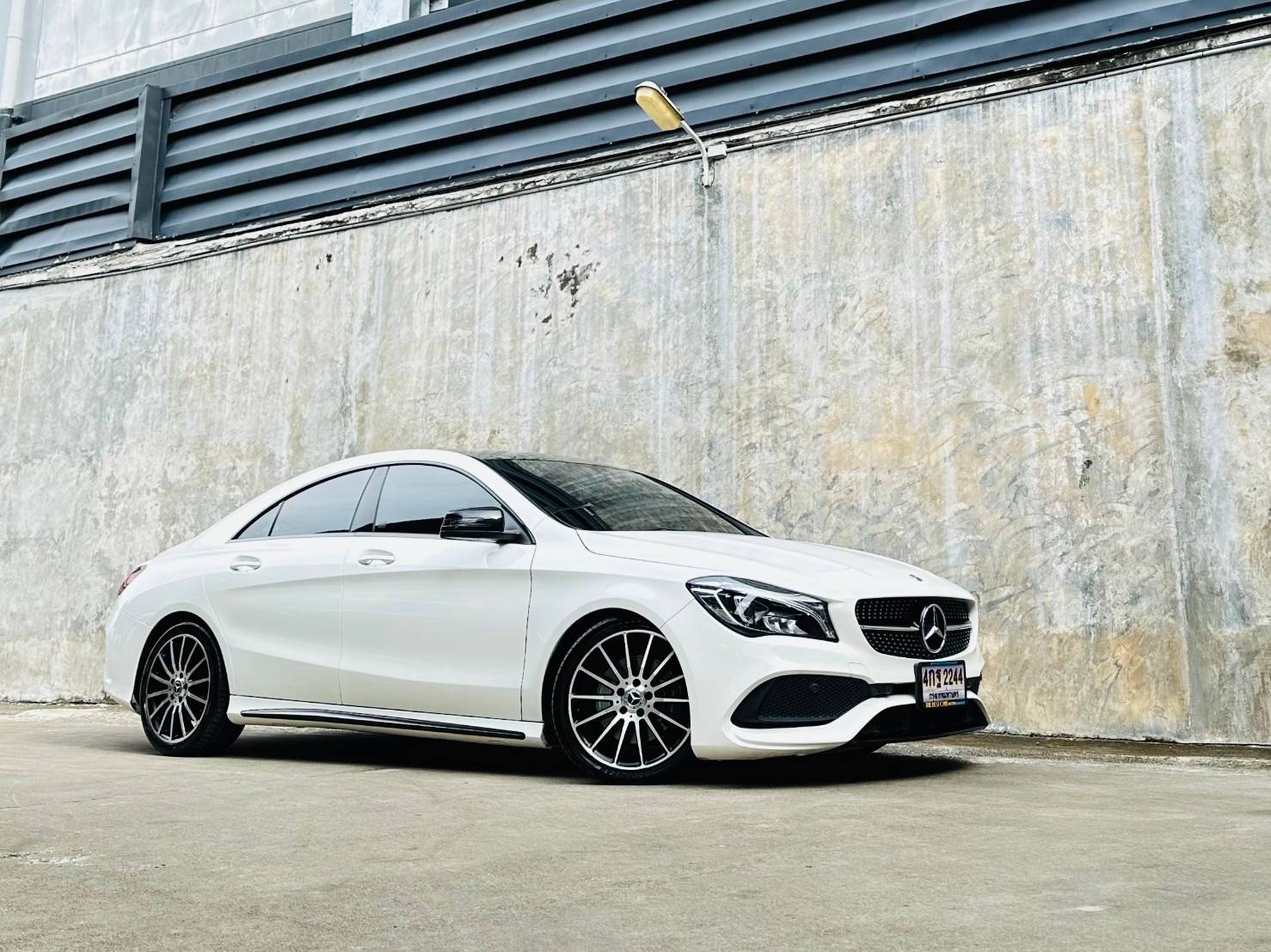 2019 Mercesdes Benz CLA250 AMG Dynamic White Art Edition โฉม W117 รูปที่ 1