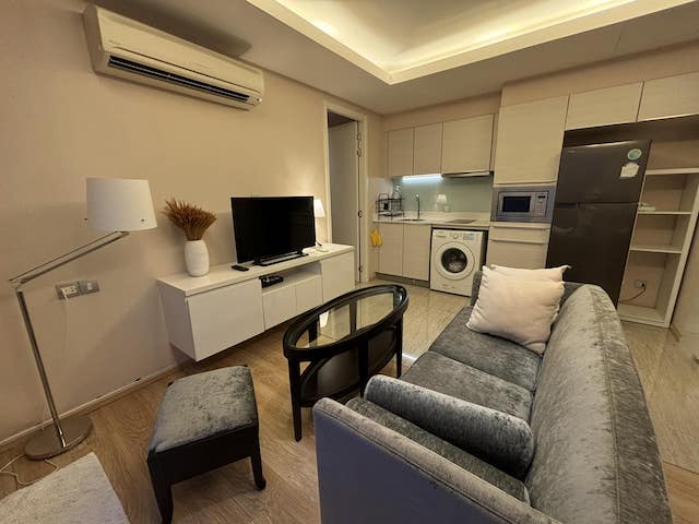 H Sukhumvit 43 spacious private comfortable 16th floor BTS Phrom Phong รูปที่ 1