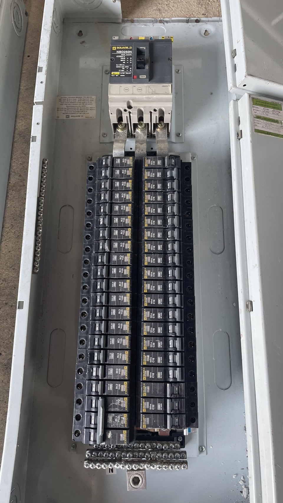 ขาย ตู้ เมน เบรกเกอร์ ตู้ไฟ โหลดเซ็นเตอร์ 160 แอมป์ ลูกย่อย 42 ช่อง Load center 160A 42 Way มือสอง รูปที่ 5