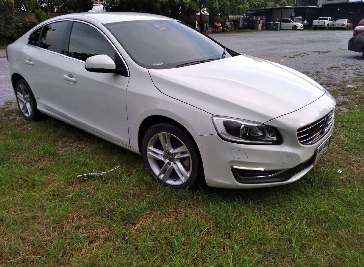 ขายรถ VOLVO S60 T4FS ขาว ปี 2015 รูปที่ 1