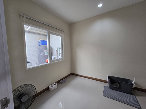 ให้เช่าทาวน์เฮ้าส์ 2 ชั้น โกลเด้นท์ ทาวน์2 ลาดกระบัง Line id 0619636888 รูปที่ 6