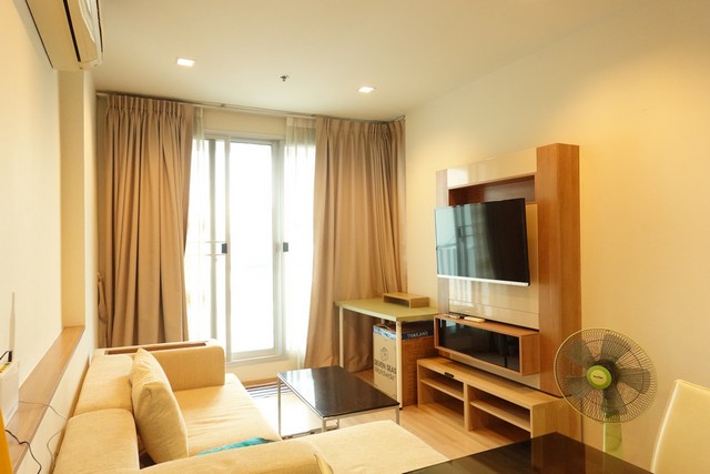 Rhythm Sathorn Safe spacious clean 17th floor BTS Saphan Taksin รูปที่ 1