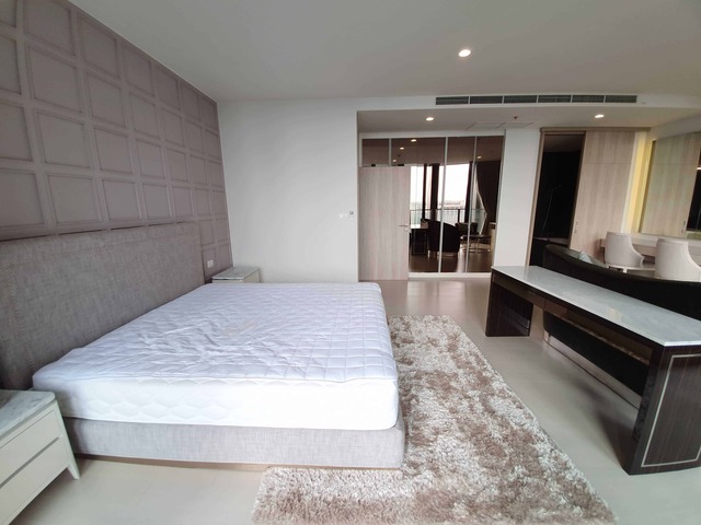 Noble Ploenchit BTS Ploenchit Duplex. Ultra Luxury. High floor next to BTS, Central Embassy รูปที่ 1