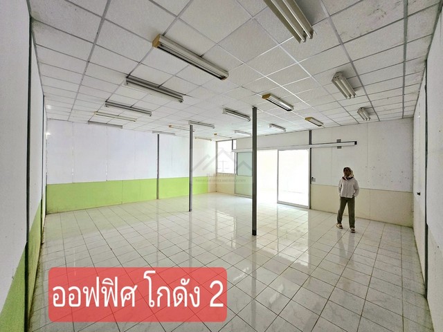 ให้เช่าโกดังออฟฟิศ โรงงาน 2 อาคาร 1,600 ตรม และ 800 ตรม. ติดถนนใหญ่ร่มเกล้า ติดตลาดทองร่มเกล้า เดินทางสะดวก  รูปที่ 1