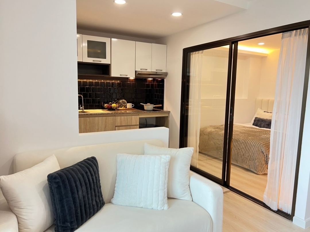 Airport Home Condo ขาย 1.59 ล้าน 35 ตรม. ห้องใหญ่ รีโนเวทใหม่ ตกแต่งสวย เฟอร์นิเจอร์ครบ พร้อมเข้าอยู่ได้เลย รูปที่ 1